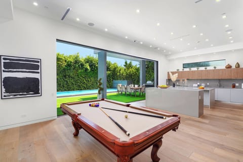 Villa Javu by LuxJB: luxury modern private villa. Sleeps 16.