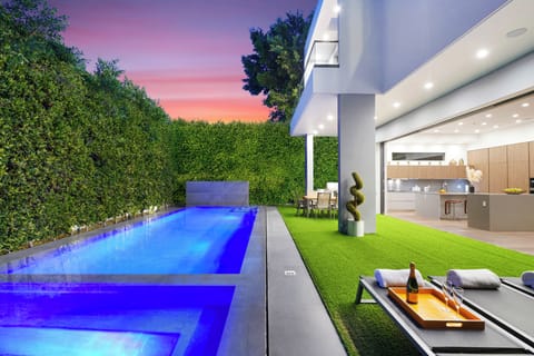 Villa Javu by LuxJB: luxury modern private villa. Sleeps 16.