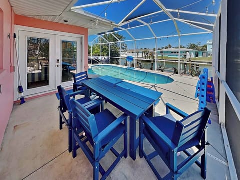 Lanai area with dining table