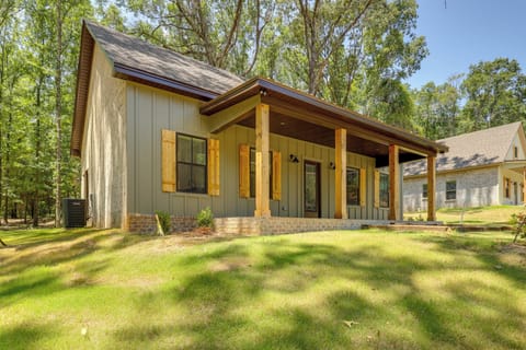Millbrook Vacation Rental | 2BR | 2BA | 1,124 Sq Ft | 2 Steps Required
