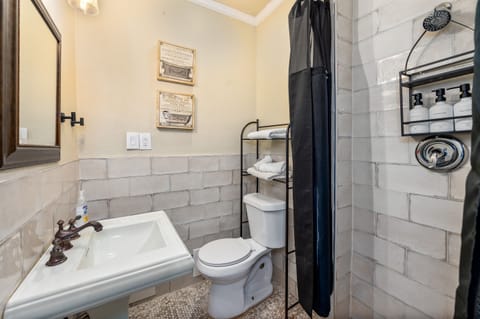 The speakeasy en-suite bathroom.