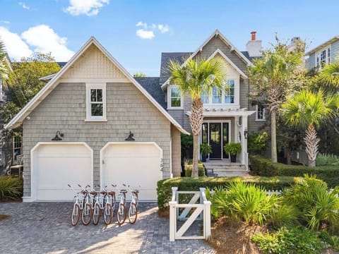 Welcome to '30A Dunes' by Stay on 30a! Home features 6 adult bikes and 2 driveway spaces.