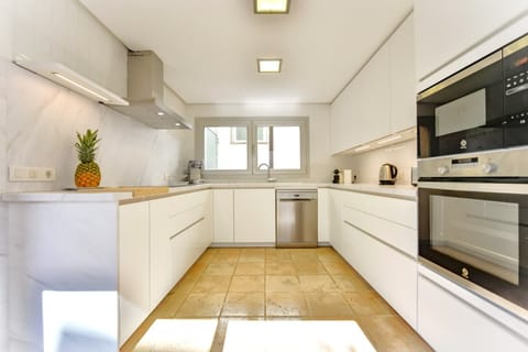 Atlas - Managed by Almarina Villas (8108)