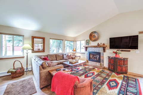 Frisco Vacation Rental | 4BR | 3BA | 1,900 Sq Ft | Step-Free Entry