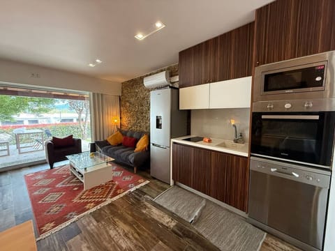 4f753885-f444-4754-b581-a70d68c7933a