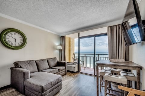 Welcome to Caravelle Resort 1034