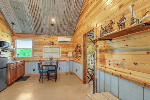 Entrance to bedroom.