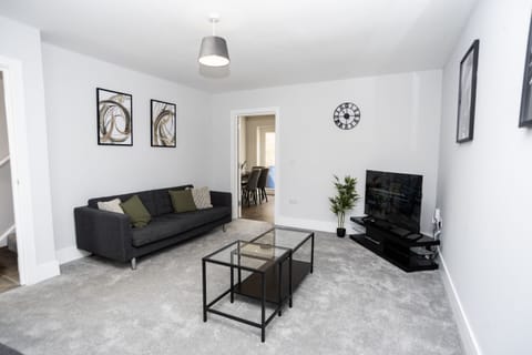 Living Room / Lounge