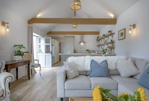 Woodsmoke, Taunton: The open-plan design flows effortlessly