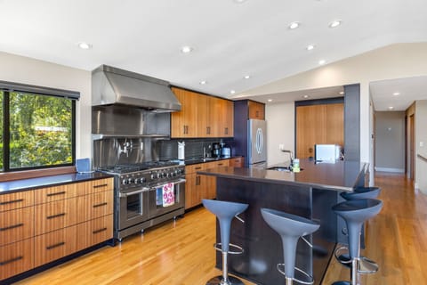 A large, and well equipped kitchen on the main level of the house.