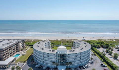 2/2 Ocean Front Condo