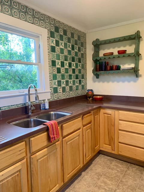 Kitchen - Sink and Counter Space