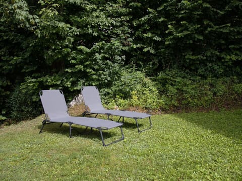 Groundcover, Garden, Outdoor Furniture, Lawn