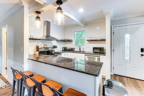 Kitchen | 1st Floor | Keurig Coffee Maker | Cooking Basics