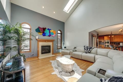 Matteson Vacation Rental | 4BR | 3BA | 3,955 Sq Ft | 2 Steps to Enter