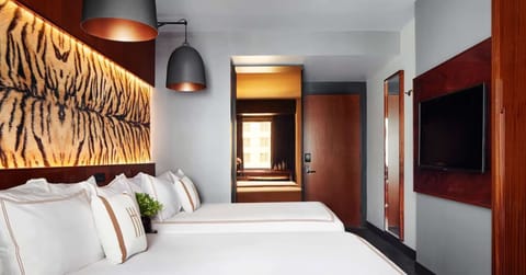 Stretch out with easy TV viewing and calm, modern lighting.