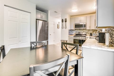 Dining Area | Dining Table | Dishware/Flatware