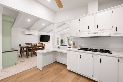 Open Kitchen