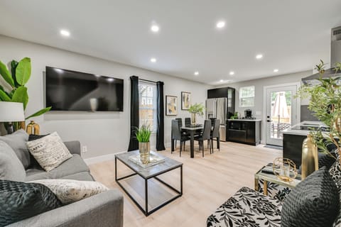 Charlotte Vacation Rental | 3BR | 2BA | 1,350 Sq Ft | 4 Steps to Enter