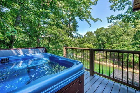 The Flying Cloud's bubbling hot tub