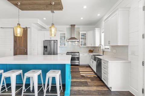 Salty Stingray Kitchen Alt