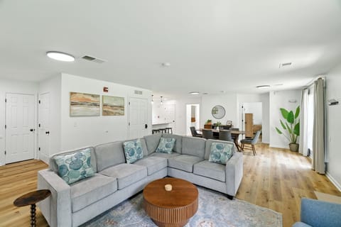 Architecture, Building, Furniture, Indoors, Living Room
