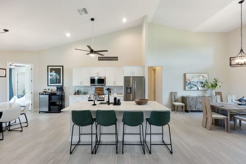 Open floor concept with kitchen and dining areas