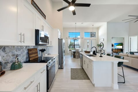 Open floor concept kitchen area