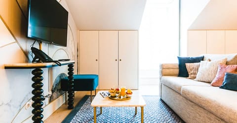 Stretch out on the sofa and enjoy sunlit comfort.