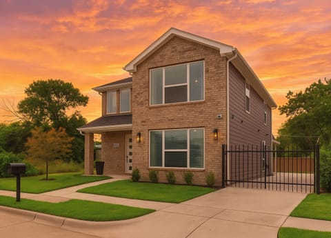 Modern Fort Worth home with sunset charm and private gated drive