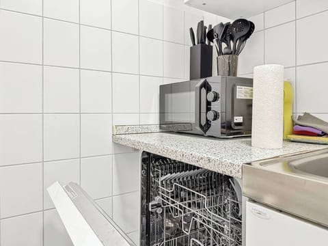 fc815055-c9b7-4a6a-91b7-ab475ae53f7e