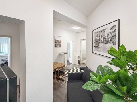 513d3383-9c3e-4b16-8b02-529305a8ecfa