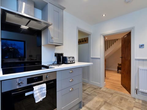 Deck, Shade, Hardwood, Outdoor Furniture, Balcony, Plank, Eco Hotel, Swimming Pool, Wood Flooring, Resort