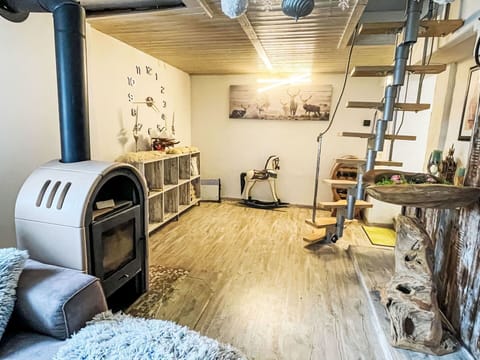 Wood, Flooring, Interior Design, Floor, Furniture, Lighting, Ceiling, Room, Living Room, Home