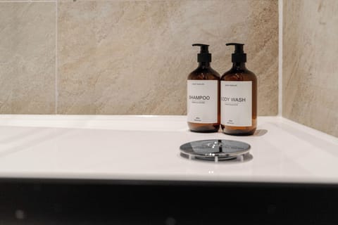 Fresh towels, bedding, and linens are provided for all guests, along with complimentary body wash and shampoo for a comfortable, hassle-free stay.
