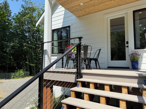 Private entrance and self check in