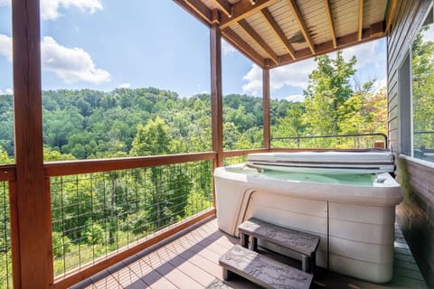 Serenity Summit's bubbling hot tub