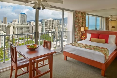 Studio with a Queen size bed. Exact unit will be assigned upon arrival. Views, colors and decor may vary.Comfortable bed