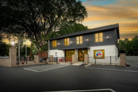 901 E. Haggard Ave