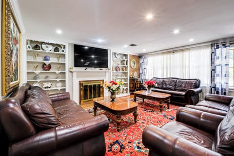 Fort Washington Vacation Rental | 3BR | 2.5BA | 2,350 Sq Ft | 2 Steps Required
