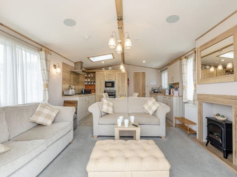 Open plan living space | Bay View 34, Weymouth