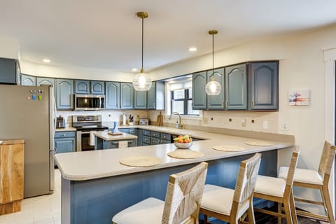 Kitchen | 1st Floor | Cooking Basics | Dual Coffee Maker | Air Fryer | Toaster