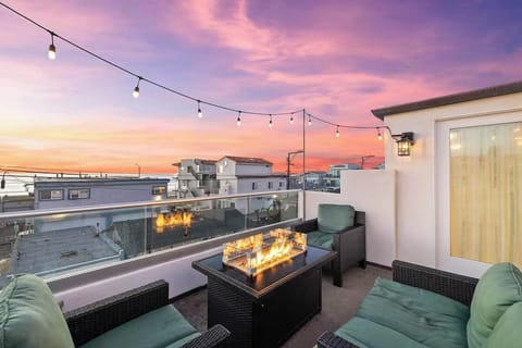 Enjoy the beautiful Ocean View by the fire!