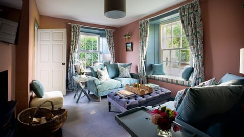East Lodge, Bughtrig - the beautifully styled living room