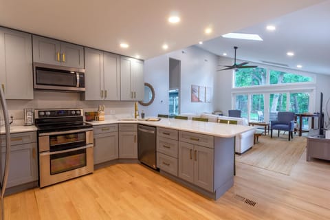 Main Level | Kitchen | Living Room