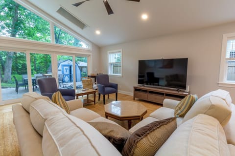 Main Level | Living Room