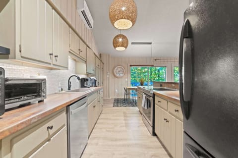 Large kitchen with all essentials