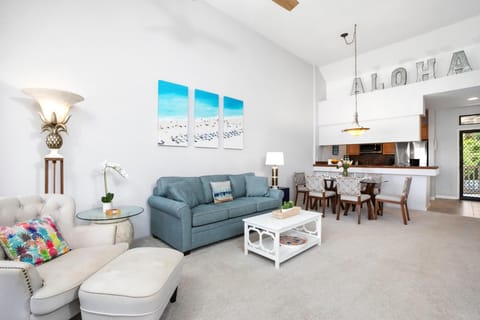  Watch the palm trees sway through soaring windows as you sip coffee and dream of waves just beyond the lanai    GCH-120