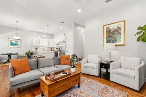 810 S 7th St - Living Area 4