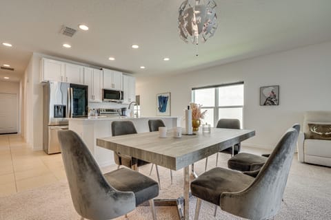 Dining Table | Dishware & Flatware